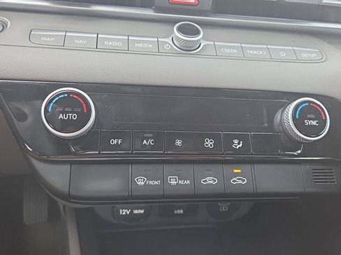 Used 2024 Hyundai Elantra SEL FWD image 28