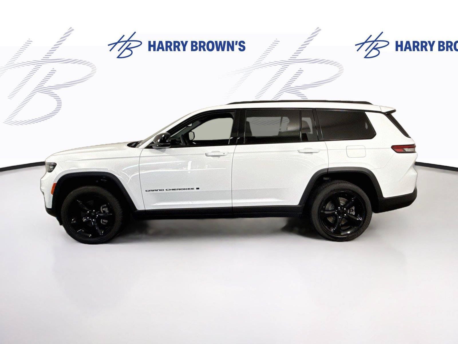Used 2023 Jeep Grand Cherokee L Laredo AWD/4WD image 28