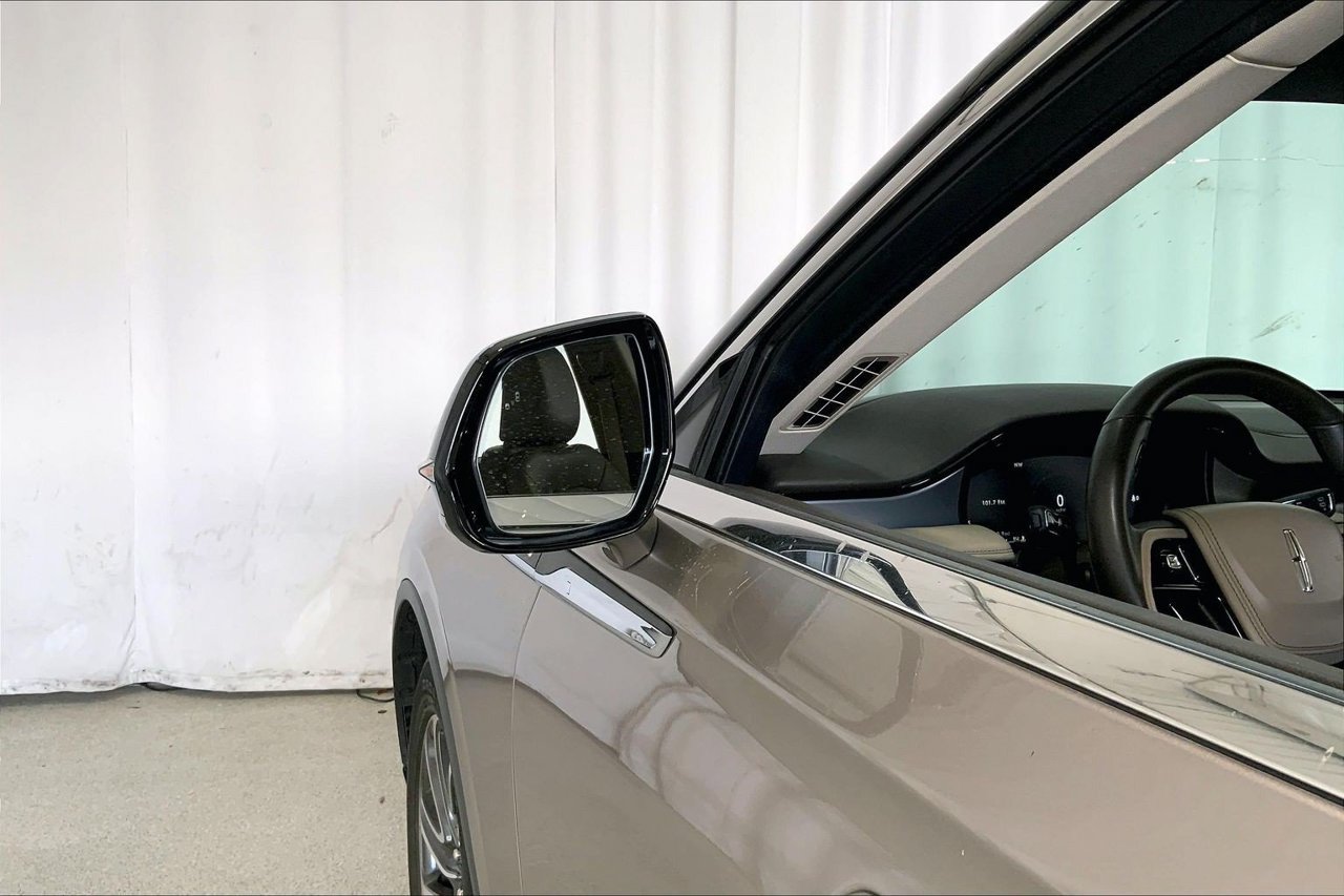 Used 2021 Lincoln Aviator 2WD image 10