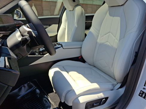New 2027 BMW 530i xDrive w/ Premium Package AWD/4WD image 8