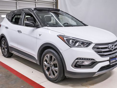 Used 2018 Hyundai Santa Fe Sport w/ Cargo Package image 5