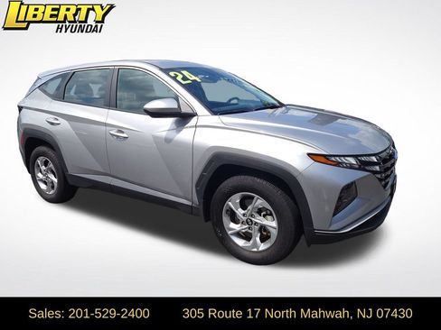 Certified 2024 Hyundai Tucson SE AWD/4WD image 1