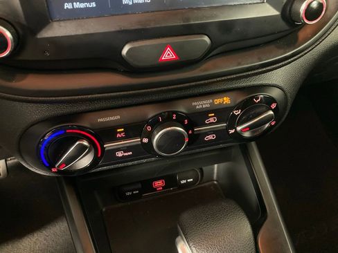 Certified 2021 Kia Soul LX image 8