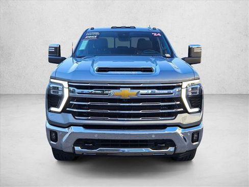 Used 2024 Chevrolet Silverado 3500 LTZ w/ LTZ Plus Package image 2