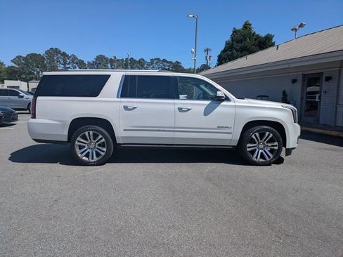 Used 2018 GMC Yukon XL Denali RWD image 3