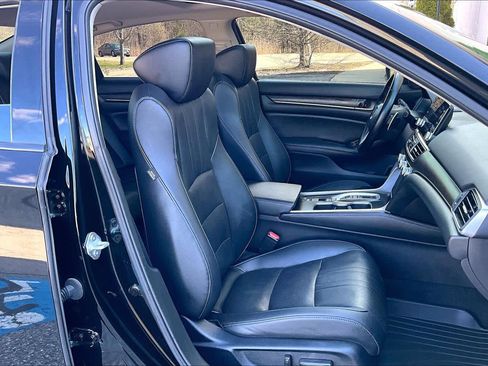 Used 2021 Honda Accord Touring image 8