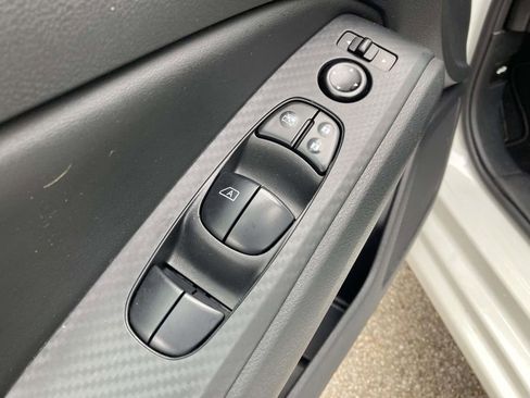 Used 2025 Nissan Altima 2.5 SV image 18