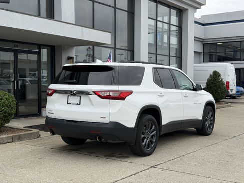 Used 2019 Chevrolet Traverse RS w/ LPO, Floor Liner Package FWD image 4