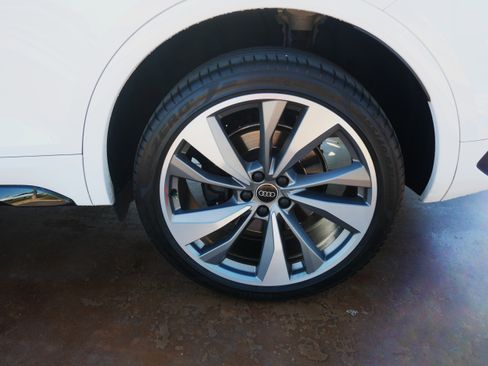 Used 2023 Audi SQ5 Premium Plus w/ Premium Plus Package image 7