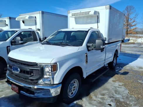 Used 2022 Ford F250 XL w/ Power Equipment Group image 2