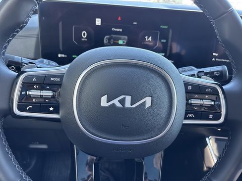 Used 2026 Kia Carnival SX image 30