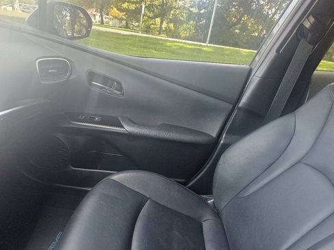 Used 2017 Toyota Prius Prime Advanced w/ Carpet Mat Package FWD image 17