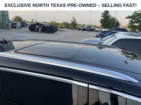 Used 2026 Cadillac Vistiq Premium Luxury w/ LPO, Floor Liner Package AWD/4WD image 8