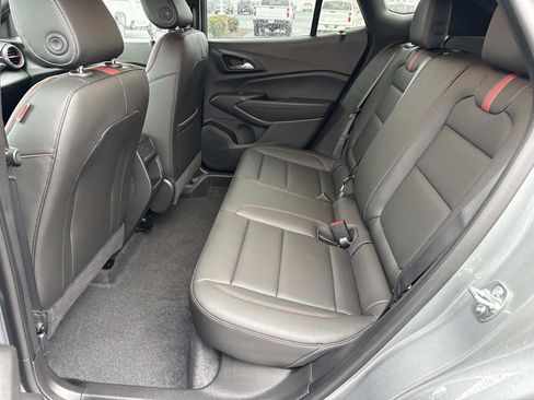 Used 2025 Chevrolet Trax RS image 22