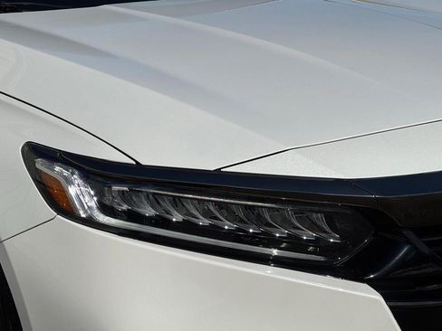 Used 2021 Honda Accord Sport image 12