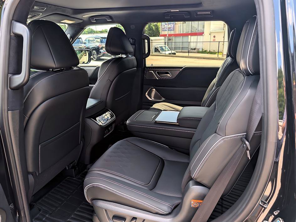 New 2027 INFINITI QX80 Autograph w/ Premium Cargo Package AWD/4WD image 12