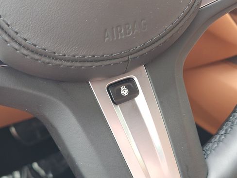 Used 2020 BMW 530e w/ M Sport Package image 33