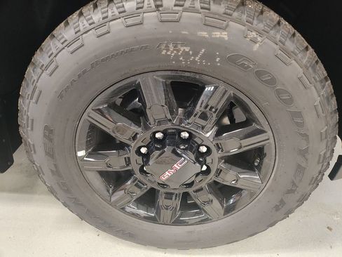 New 2026 GMC Sierra 2500 AT4 w/ AT4 Premium Plus Package AWD/4WD image 4