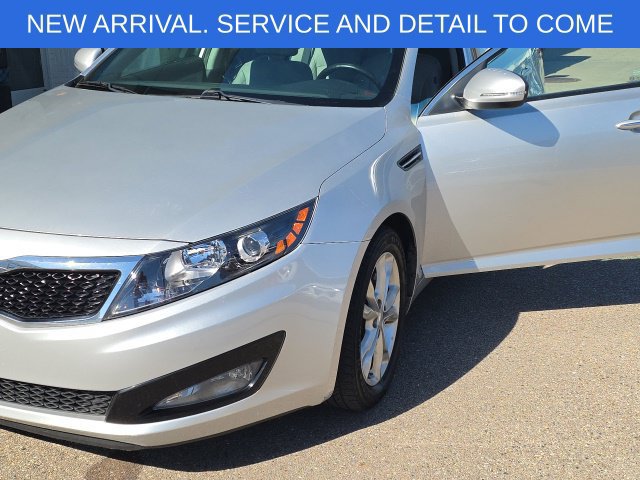 Used 2012 Kia Optima EX FWD image 17