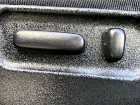 Used 2020 Toyota Tacoma TRD Off-Road image 33