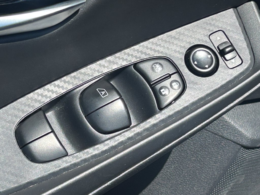 Used 2025 Nissan Sentra SV FWD image 26