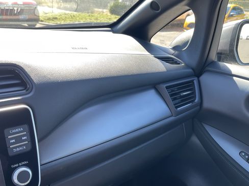 Used 2025 Nissan Leaf S FWD image 25