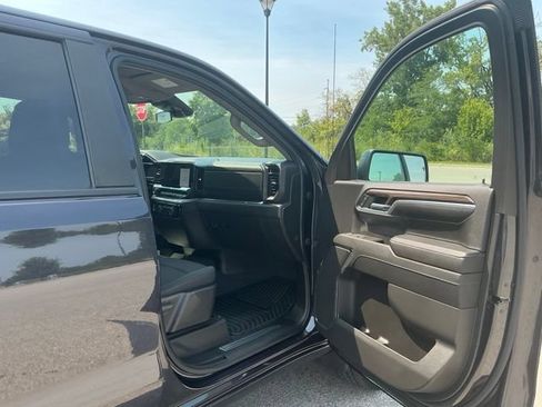 Used 2023 Chevrolet Silverado 1500 RST AWD/4WD image 17