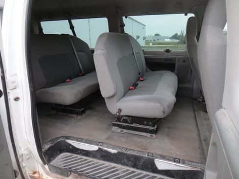 Used 2012 Ford E-350 and Econoline 350 XLT RWD image 12