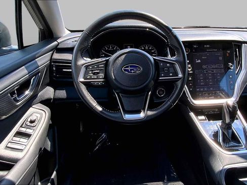 Certified 2025 Subaru Outback Premium AWD/4WD image 6