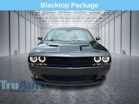 Used 2018 Dodge Challenger R/T w/ Driver Convenience Group RWD image 2