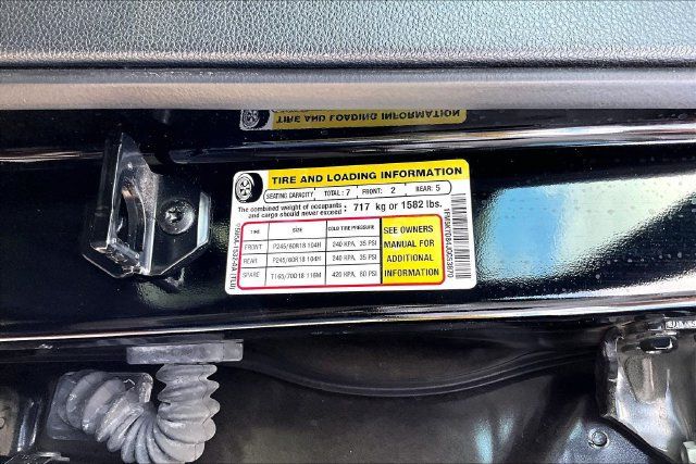 Used 2018 Ford Explorer XLT FWD image 35