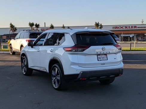 Certified 2025 Nissan Rogue SL image 7