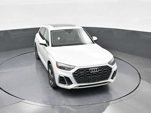 Used 2021 Audi Q5 e Premium Plus image 25