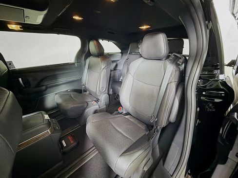 New 2026 Toyota Sienna Platinum AWD/4WD image 19
