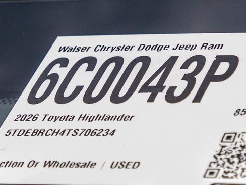 Used 2026 Toyota Highlander Platinum AWD/4WD image 35
