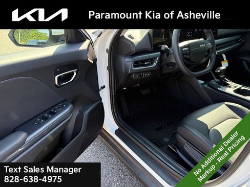 New 2026 Kia K4 EX FWD image 17