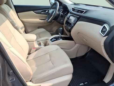 Used 2016 Nissan Rogue SL FWD image 29