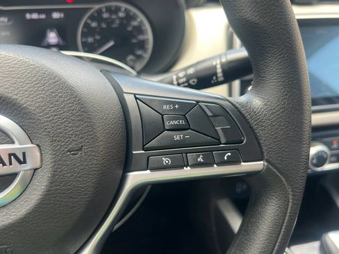 Used 2021 Nissan Versa SV FWD image 20