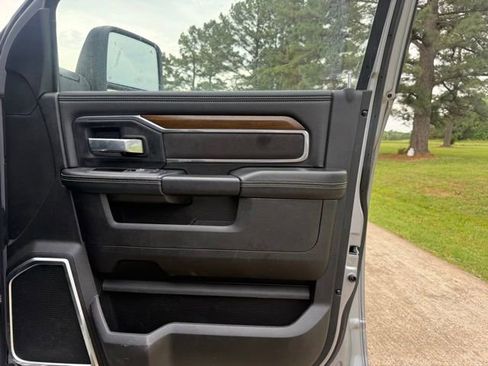 Used 2024 RAM 2500 Laramie AWD/4WD image 44