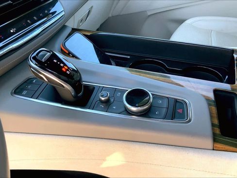 Used 2023 Cadillac Escalade ESV Sport Platinum image 15