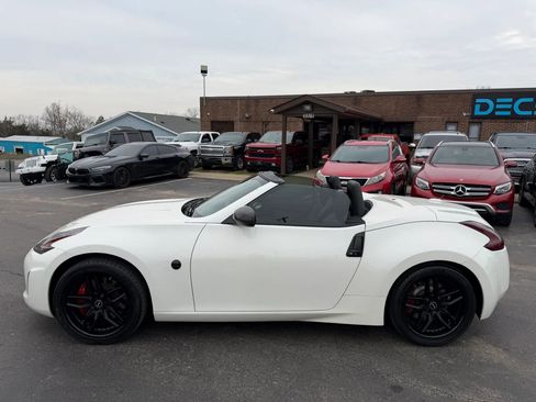 Used 2014 Nissan 370Z Touring w/ Sport Package RWD image 6