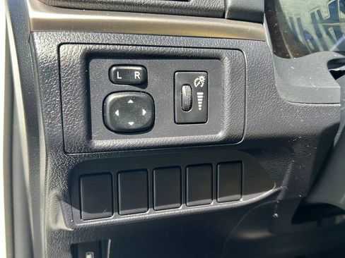 Used 2014 Lexus CT 200h FWD image 18