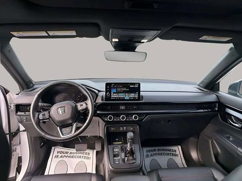 Used 2025 Honda CR-V Sport Touring image 4