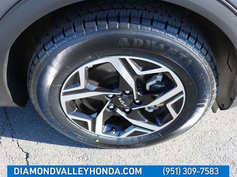 Used 2023 Kia Sportage LX image 25