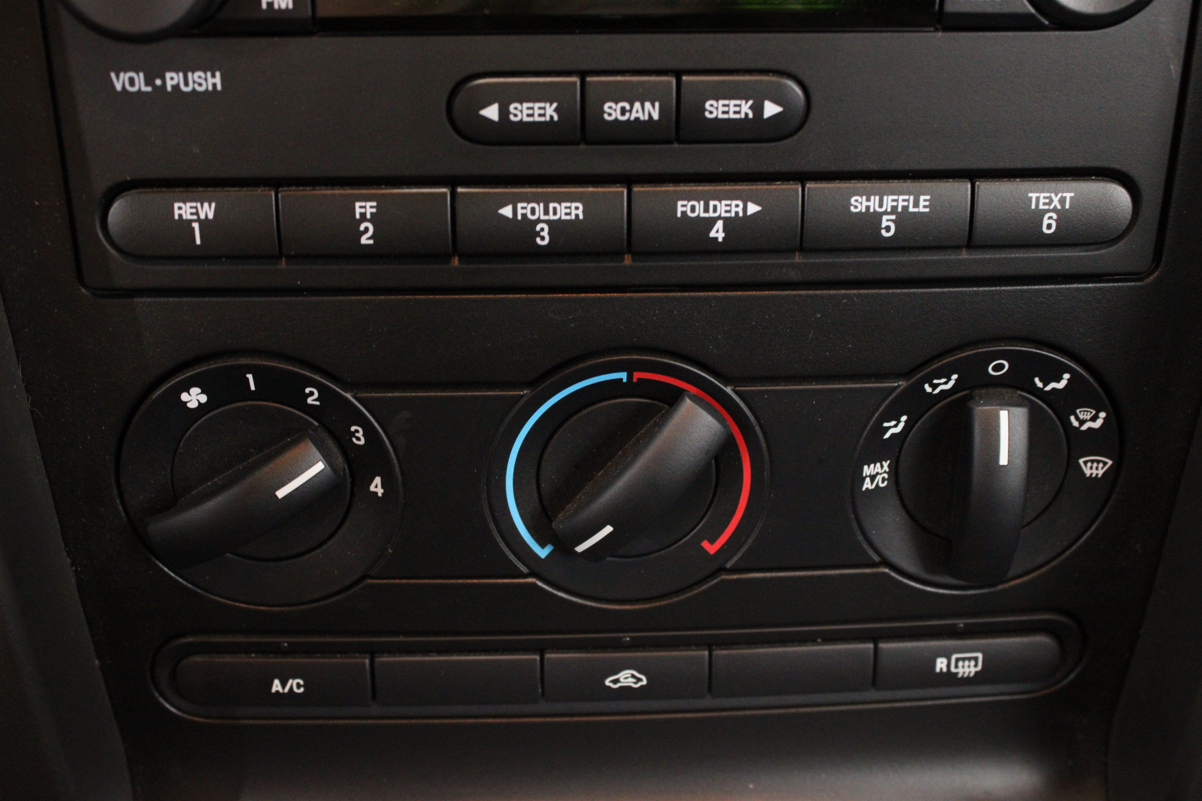 Used 2006 Ford Mustang GT RWD image 13