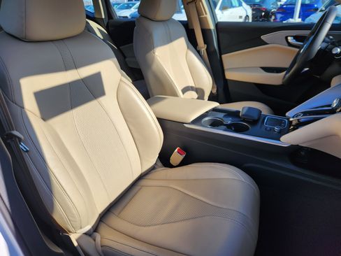 Certified 2025 Acura TLX w/ Technology Package image 15