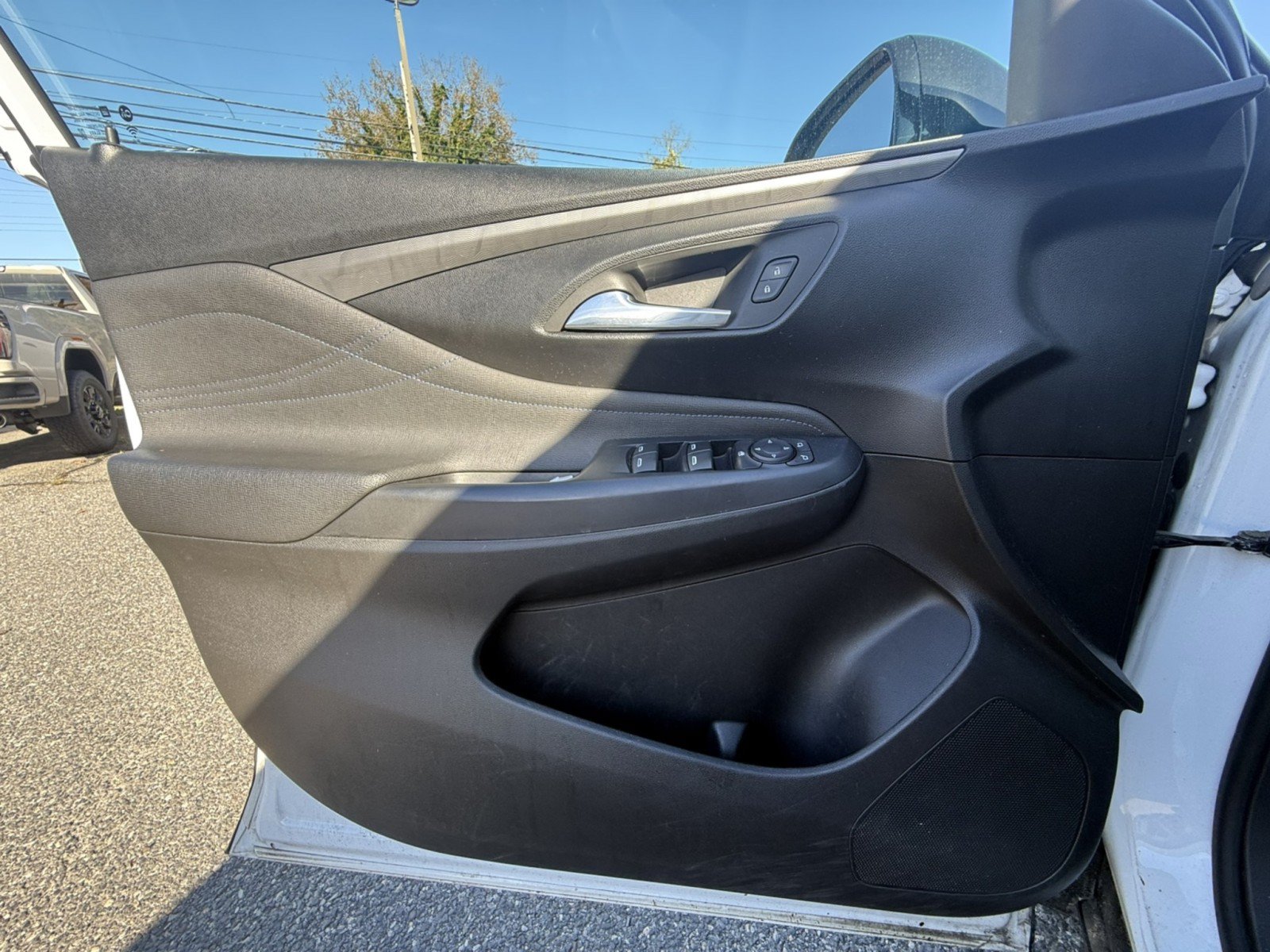 Used 2024 Buick Envista Sport Touring w/ Convenience I Package FWD image 23