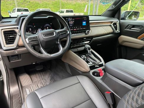 Certified 2025 GMC Canyon Denali AWD/4WD image 19