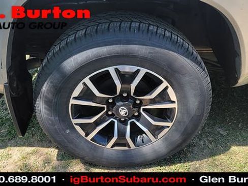 Used 2023 Toyota Tacoma TRD Sport AWD/4WD image 7