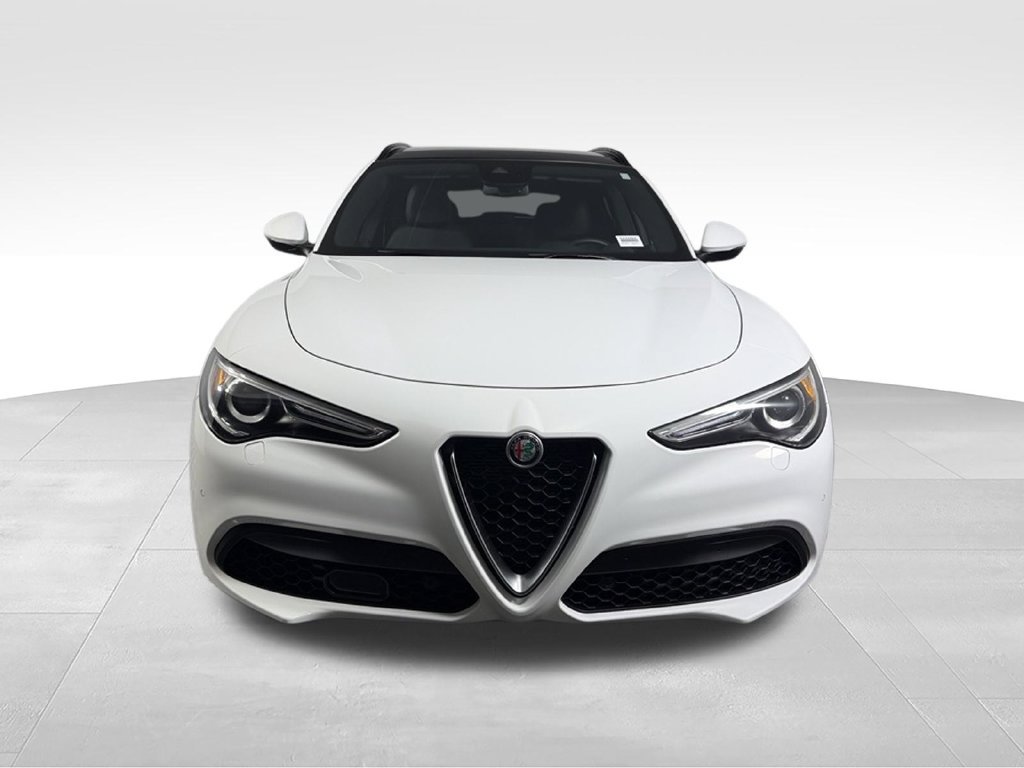 Used 2023 Alfa Romeo Stelvio Ti w/ Active Assist Plus Package AWD/4WD image 3